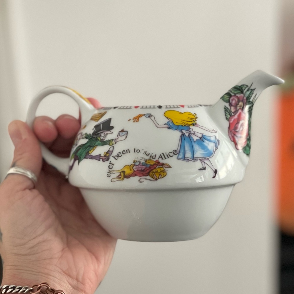 Alice Teapot